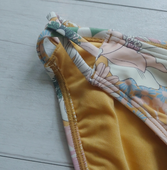 O'Neill NEW Girls Twiggy Ruffle Bikini Top & Bottoms - Picture 9 of 12